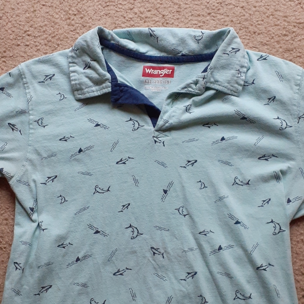 Short sleeve shark polo